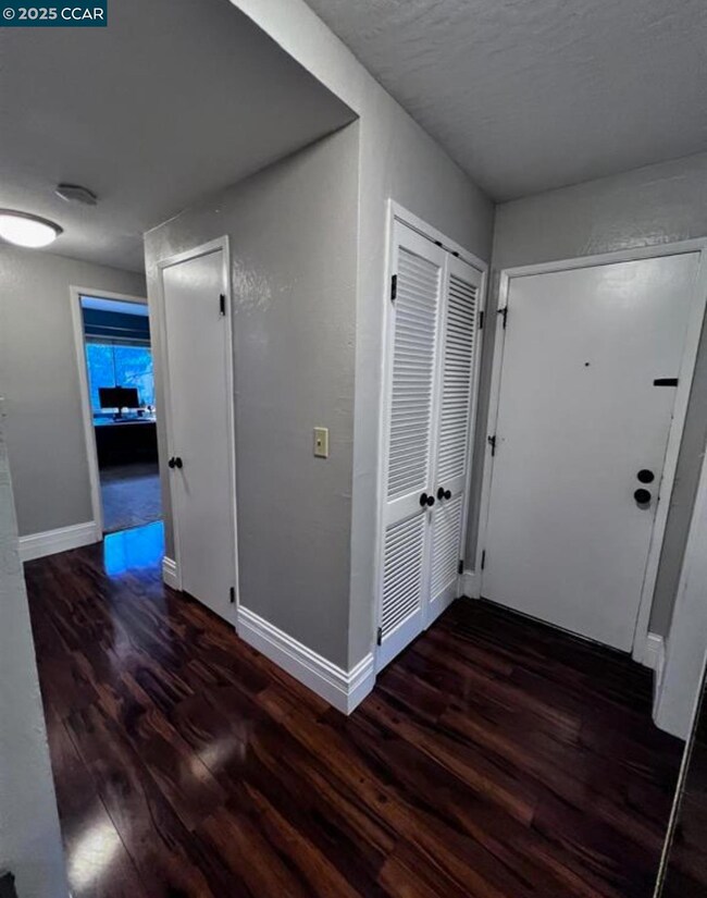 1093 Mohr Ln unit C, Concord, CA 94518 - photo 4