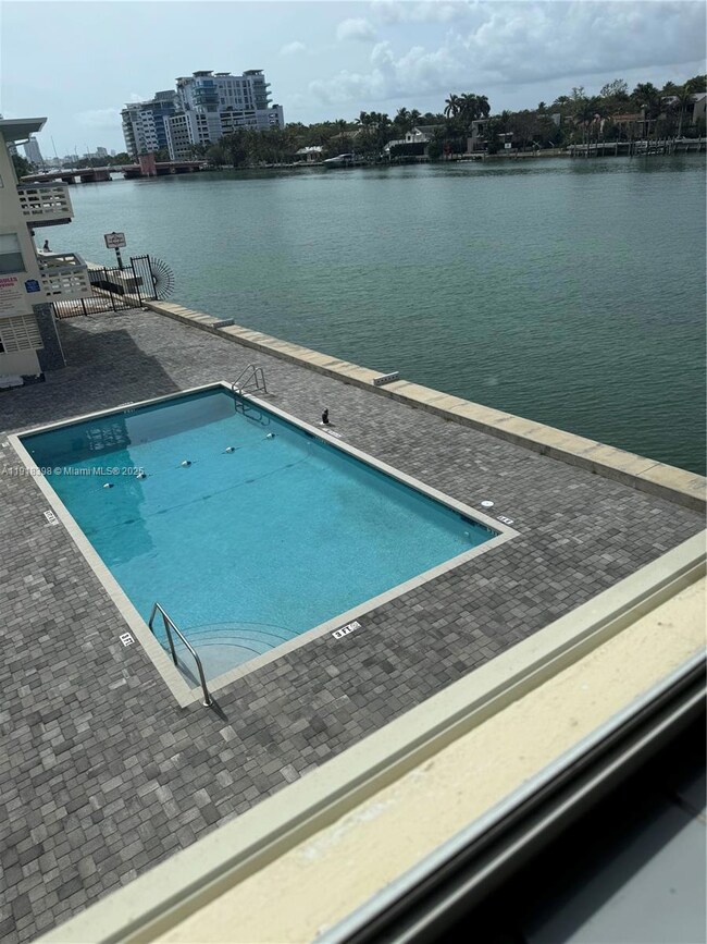 Gardens on the Bay unit 125, Miami Beach, FL 33141 - photo 4