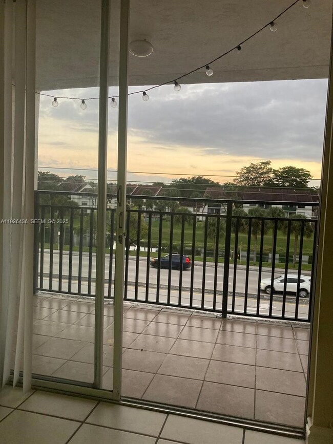 14155 SW 87th St unit E409, Miami, FL 33183 - photo 4