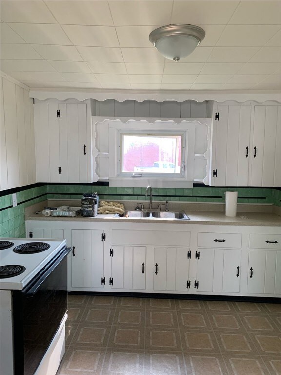 3025 W 26th St, Erie, PA 16506 - photo 2