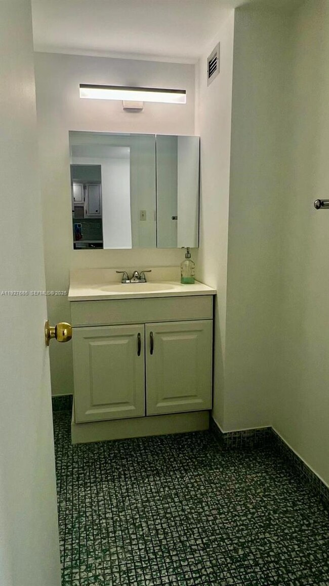 Plaza Del Prado Condominium unit 1103, Aventura, FL 33160 - photo 5
