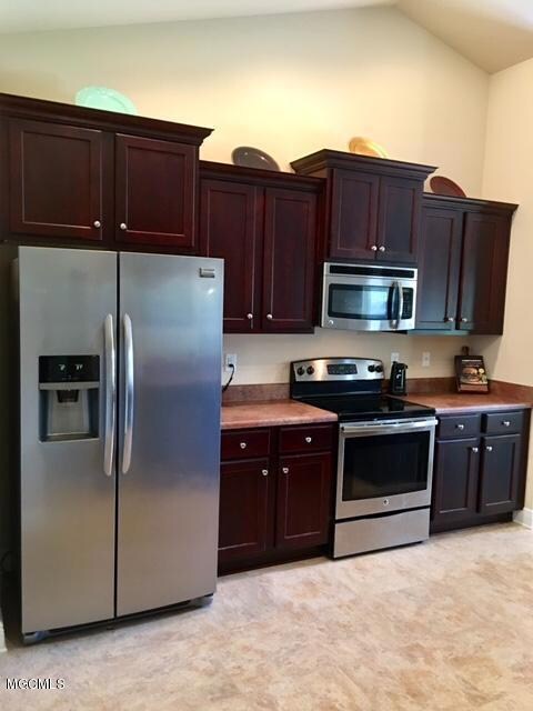 Kitchen/Stainless Steel Appliances