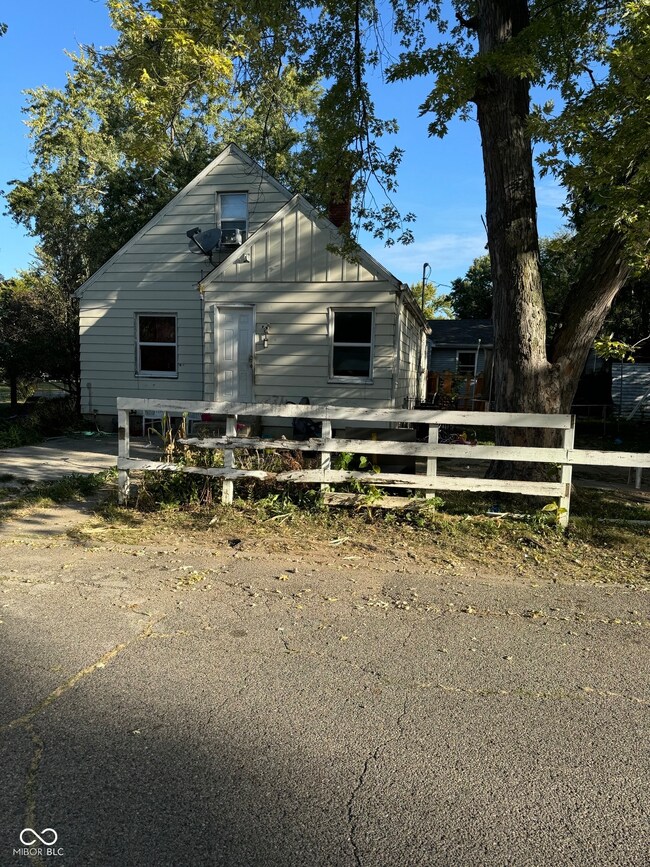 1701 N Bosart Ave, Indianapolis, IN 46218 - photo 4