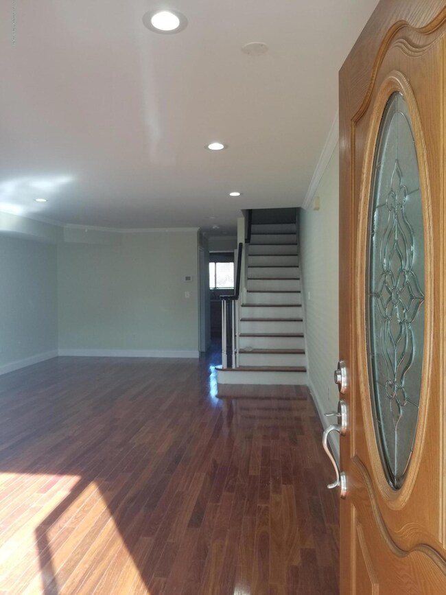 57 Darnell Ln, Staten Island, NY 10309 - photo 3