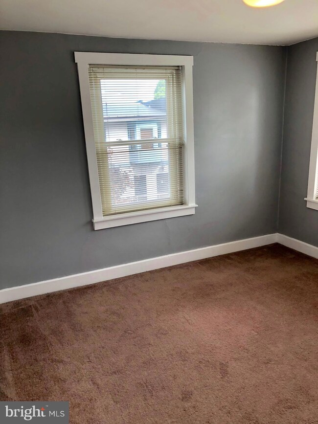 300 S 3rd Ave, Reading, PA 19611 - photo 7