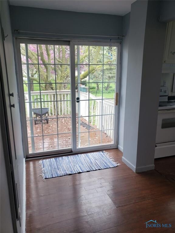 602 Pleasant St, Archbold, OH 43502 - photo 5