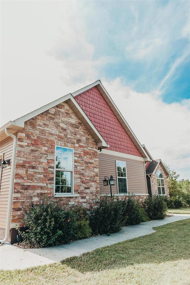 502 Hawthorne Dr, Farmington, MO 63640 - photo 2