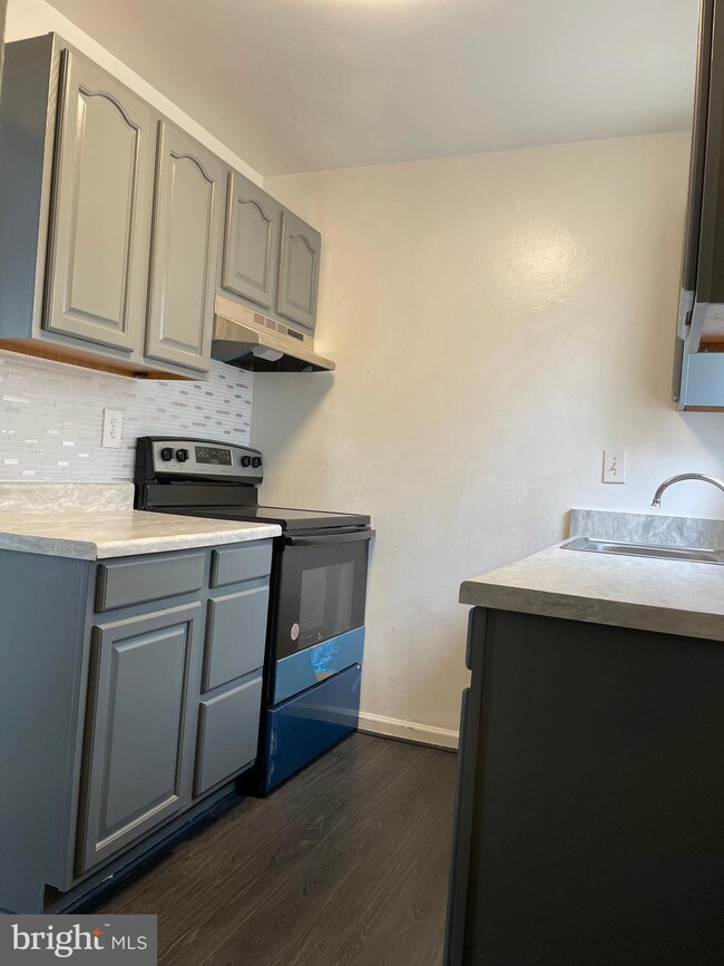 3506 Chadwick Ct, Temple Hills, MD 20748 - photo 3