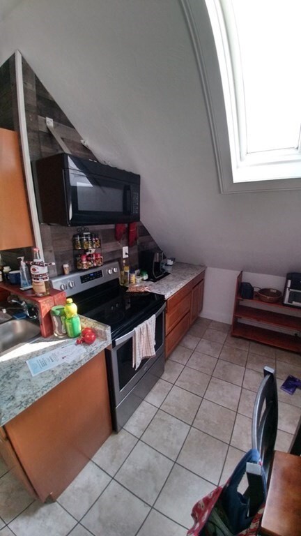 8 Highland St unit 2, Clinton, MA 01510 - photo 6