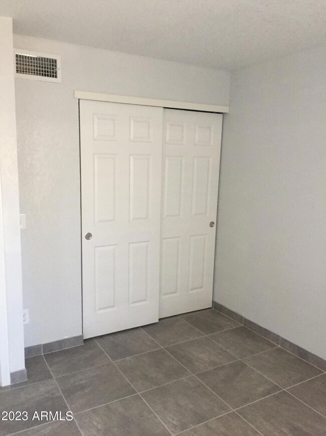 1222 E Mountain View Rd unit 204, Phoenix, AZ 85020 - photo 5