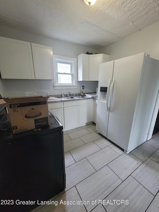 1120 N Martin Luther King Junior Blvd, Lansing, MI 48915 - photo 4