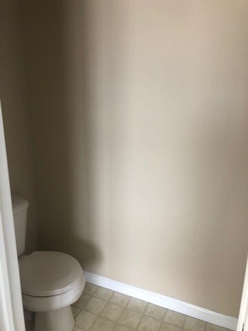 1711 Dekalb Ave unit E, Sycamore, IL 60178 - photo 2