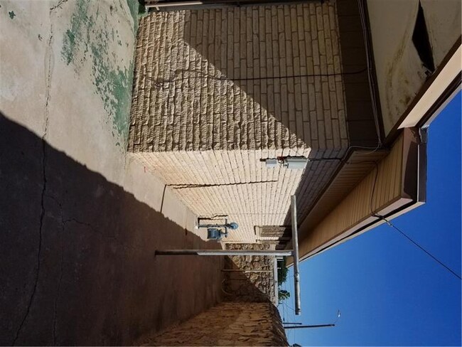 7830 Broadway Dr, El Paso, TX 79915 - photo 5