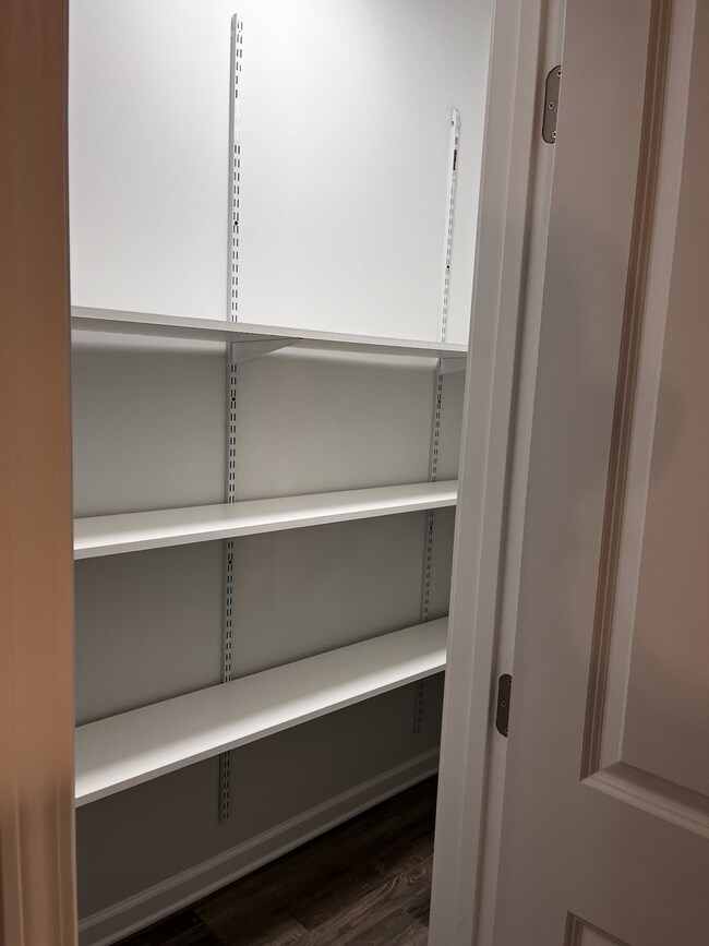 330 Hilltop Dr, Shelbyville, TN 37160 - photo 4