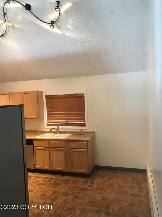 5225 Sydnie Kay St unit B, Anchorage, AK 99508 - photo 6