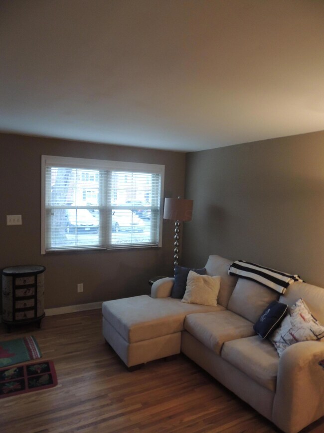 1775 Northwest Ct unit E, Columbus, OH 43212 - photo 4