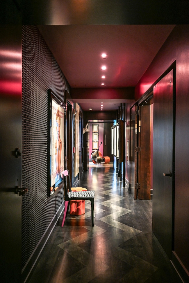 Kilbourn Tower unit 3000, Milwaukee, WI 53202 - photo 5