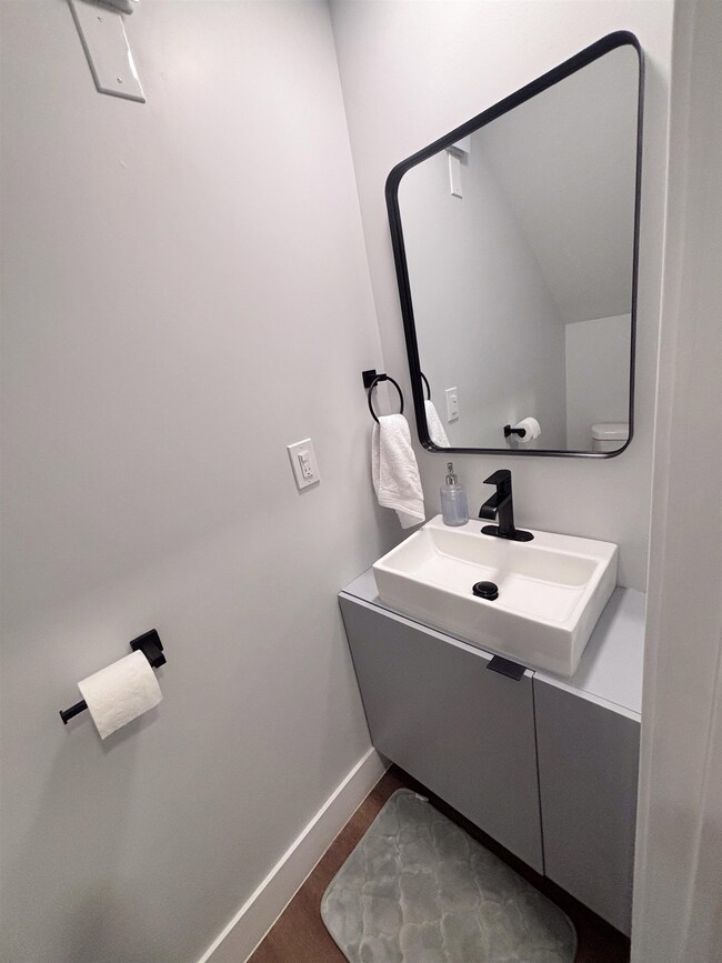 18 Madison St, Rutland, VT 05701 - photo 5