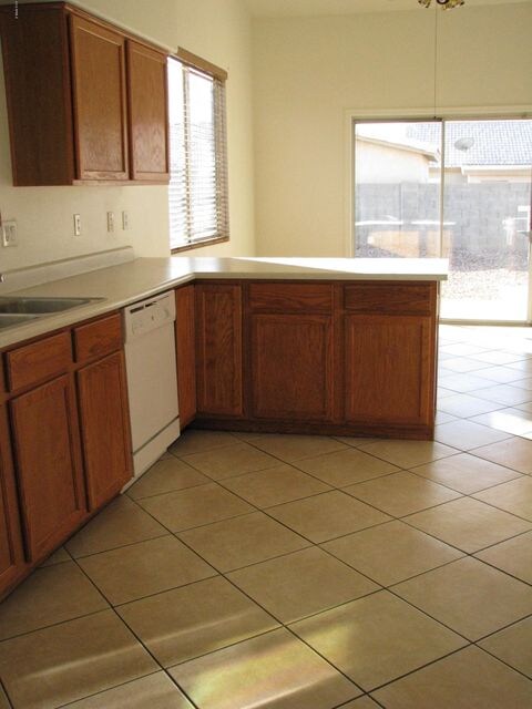 Kitchen pic 2