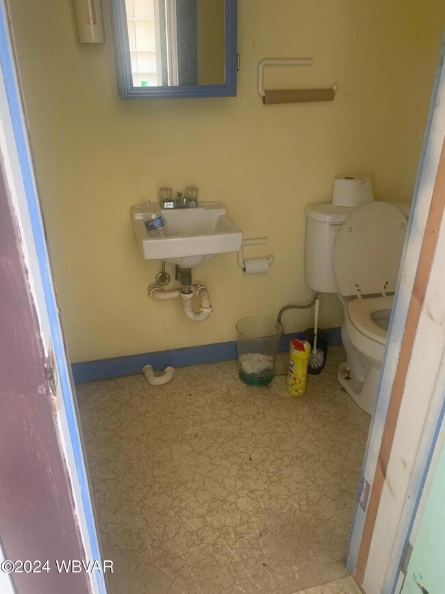 HALF BATH 1ST FL