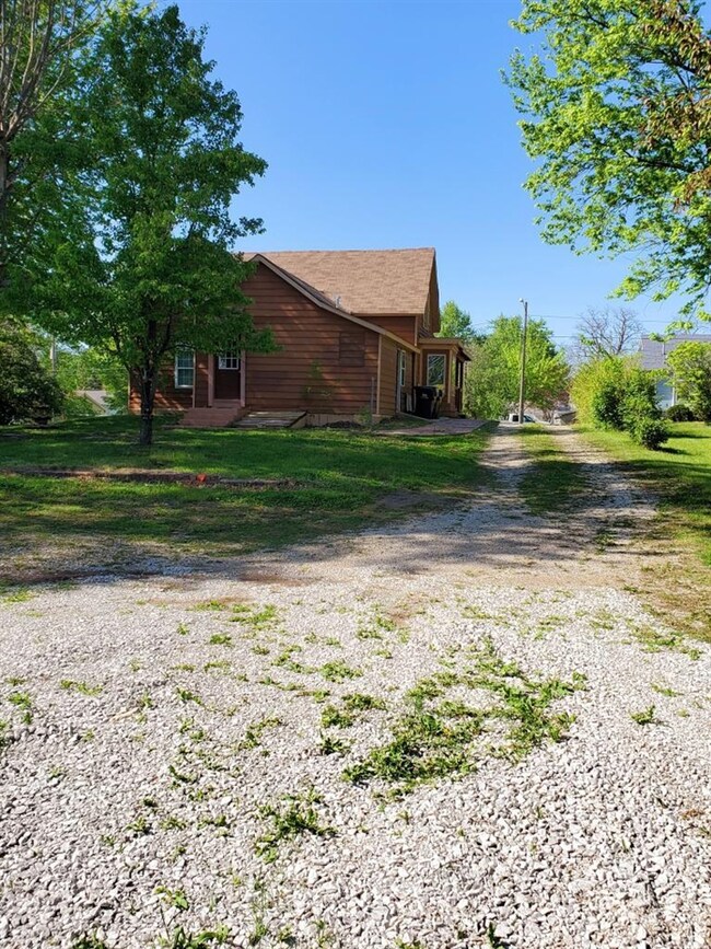 404 W Mclane St, Osceola, IA 50213 - photo 4