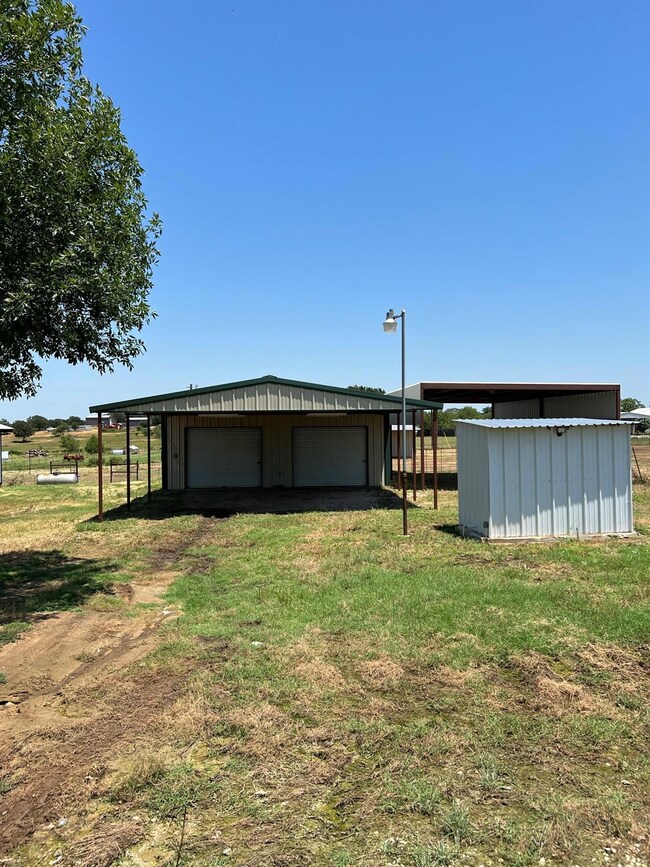 198 Rhoades Ln, Springtown, TX 76082 - photo 4