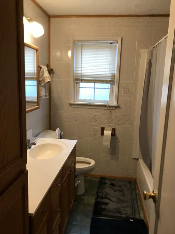 248 Pheland St unit 1, Springfield, MA 01109 - photo 4