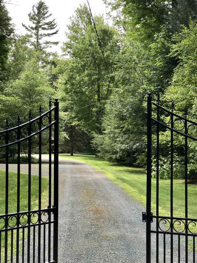 75 Annies Moonlight Dr, Franconia, NH 03580 - photo 3