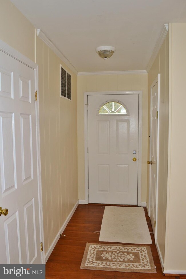 3310 Castleleigh Rd, Beltsville, MD 20705 - photo 2