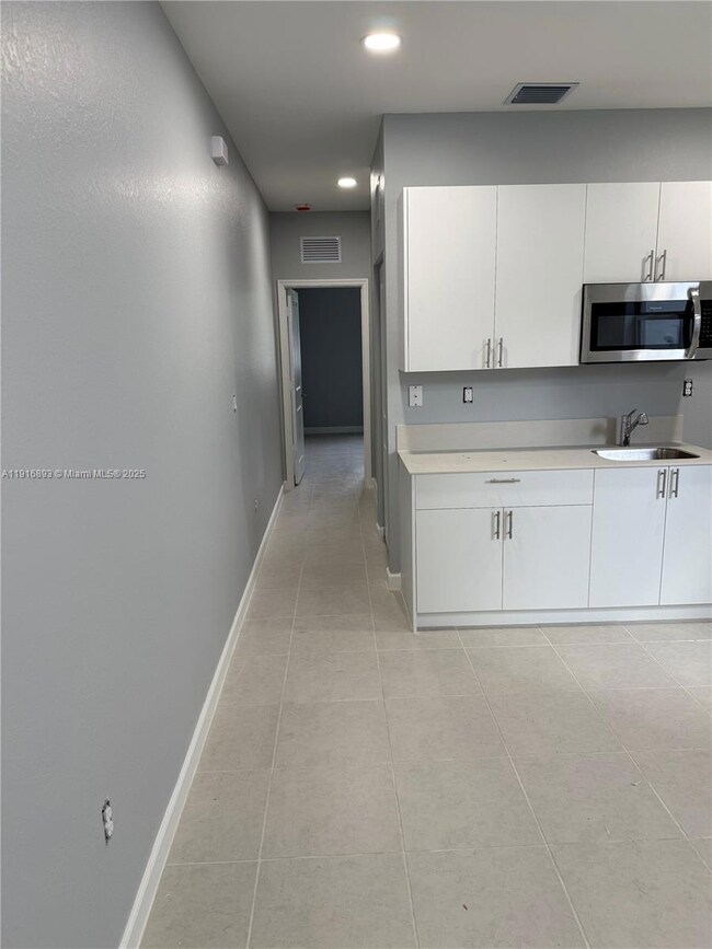 16225 SW 147th Ct unit 2, Miami, FL 33187 - photo 5