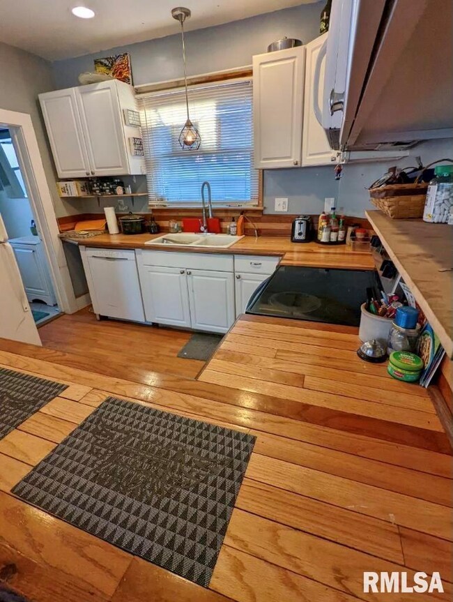 1503 14 1 2th St, Rock Island, IL 61201 - photo 2