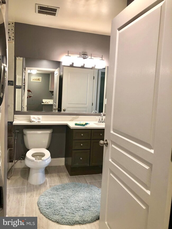 5573 Seminary Rd unit 311, Baileys Crossroads, VA 22041 - photo 6