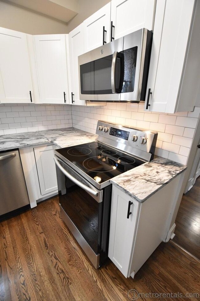 209 E Mithoff St, Columbus, OH 43206 - photo 4