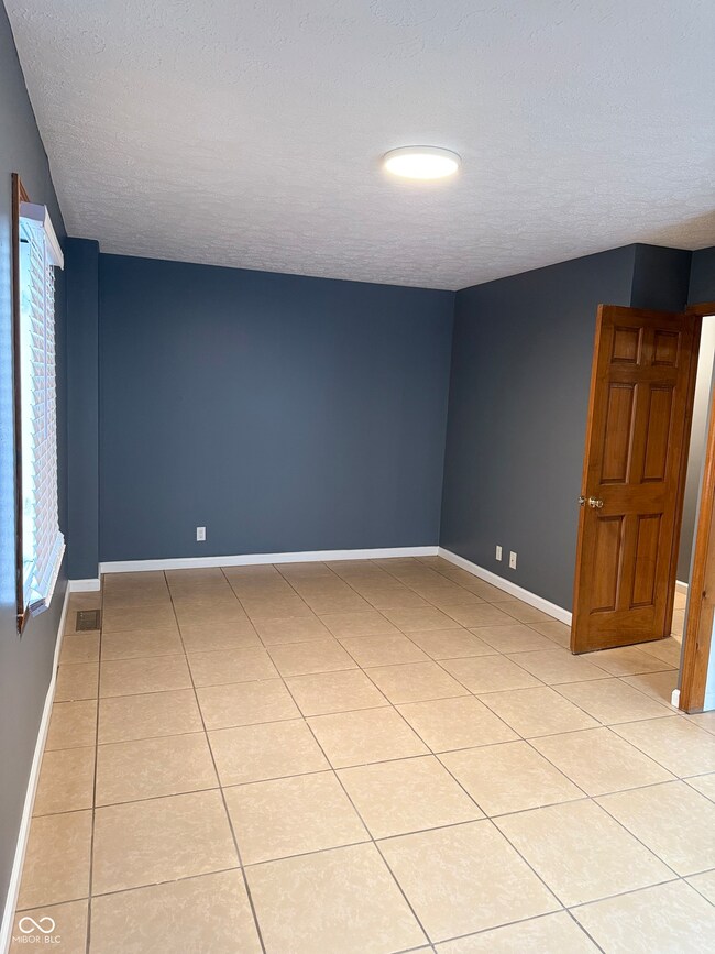 534 Mooreland Dr, Whiteland, IN 46184 - photo 7