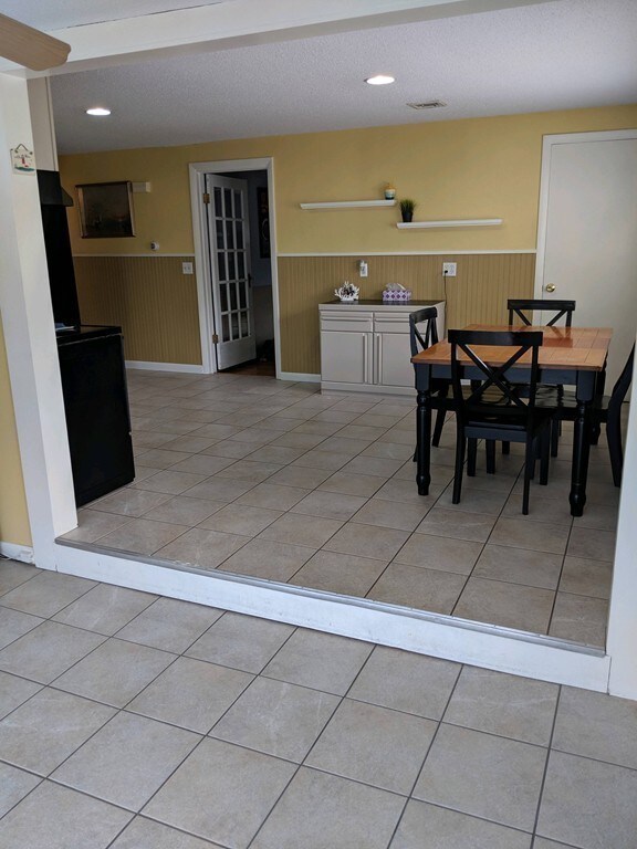 22 Hiram Ave, Springfield, MA 01119 - photo 6