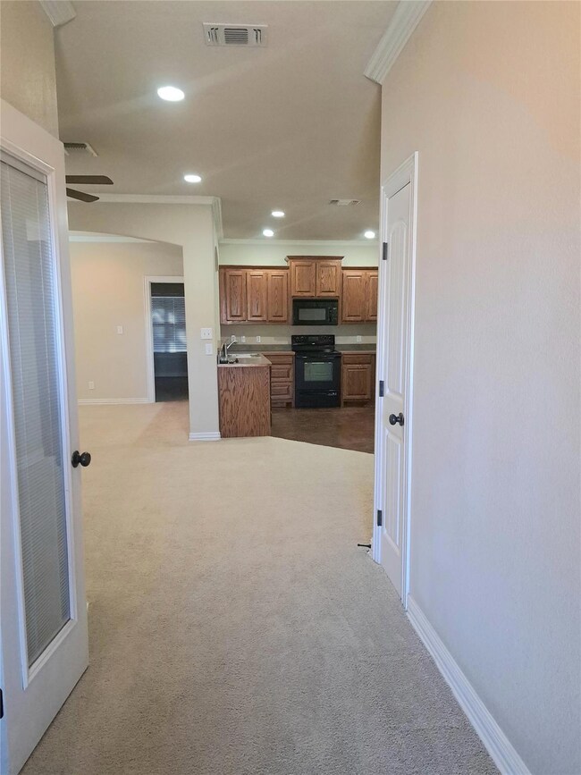 1301 Dicey Rd unit 305, Weatherford, TX 76085 - photo 4