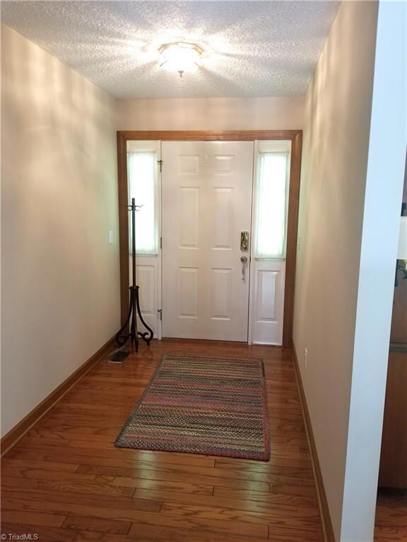 1893 Woodlane Ct, Asheboro, NC 27205 - photo 3