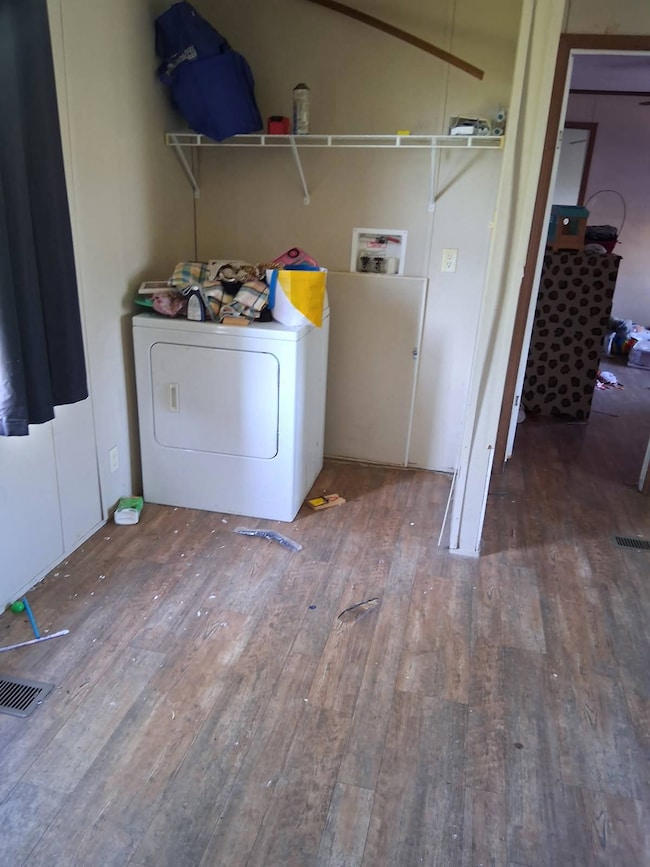 1117 E Moore St, Beeville, TX 78102 - photo 3