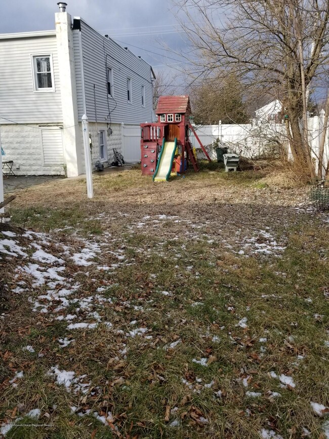 366 Sideyard
