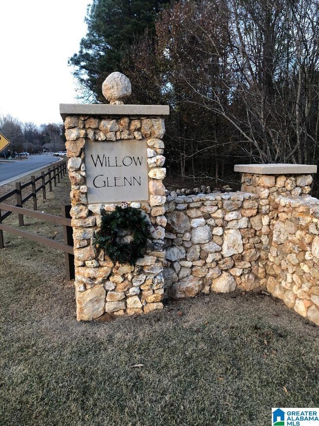 2160 Greendale Cir, Birmingham, AL 35215 - photo 2