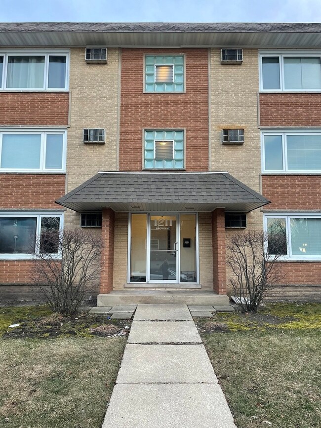 1211 Brown St unit 2B, Des Plaines, IL 60016 - photo 2