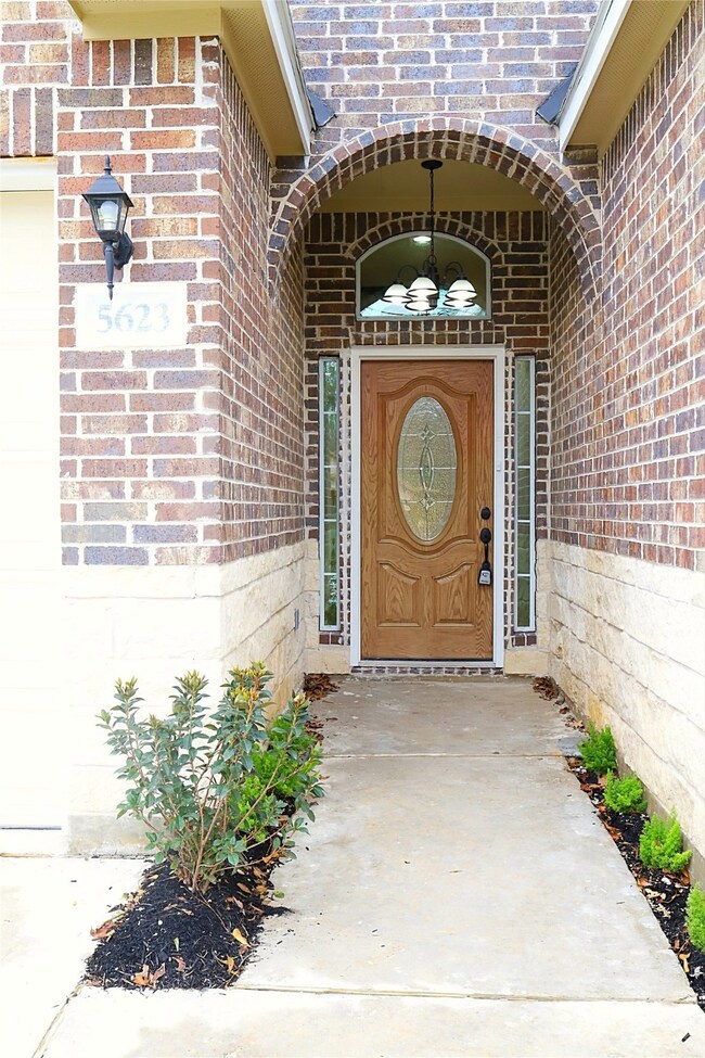 5623 Pate Rd, Houston, TX 77016 - photo 2
