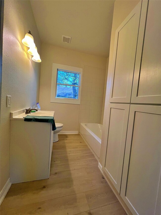 800 E Garnett St, Gainesville, TX 76240 - photo 4