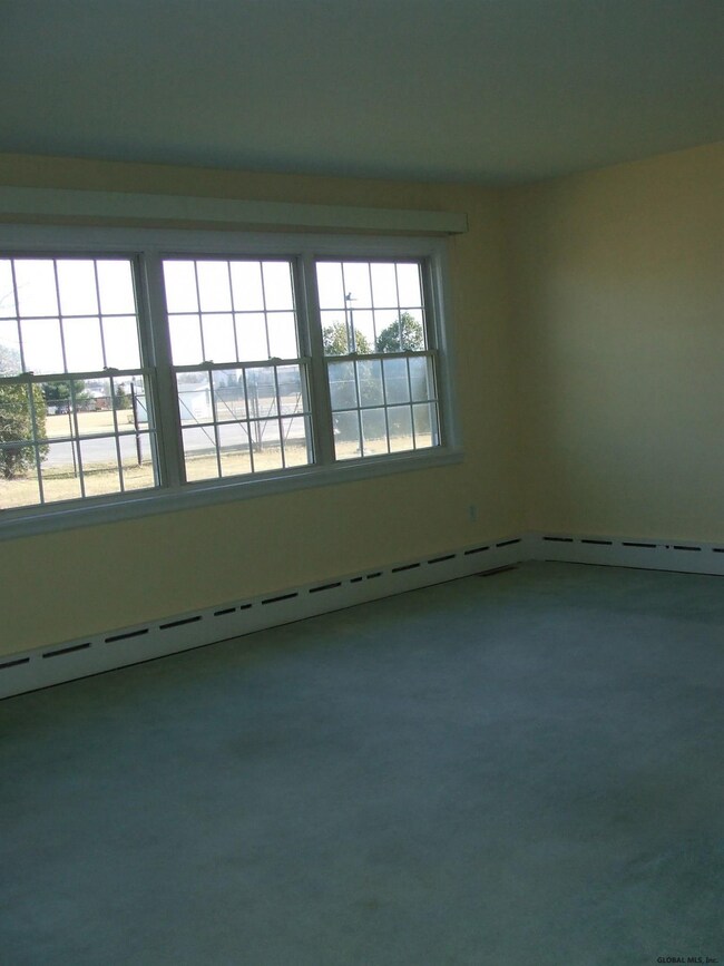 22 Kelton Ct, Albany, NY 12209 - photo 3