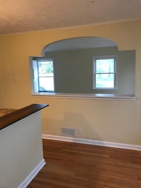 242 N Lindberg St, Griffith, IN 46319 - photo 4