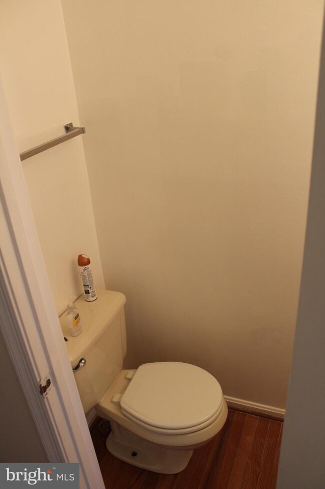 1508 Sherwood Ct, Hyattsville, MD 20785 - photo 6