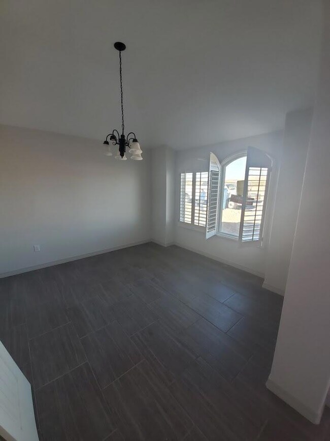 13725 Lago Vista Ave, Horizon City, TX 79928 - photo 4