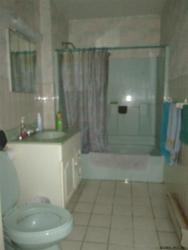 22 Genesee Ave, Rensselaer, NY 12144 - photo 4