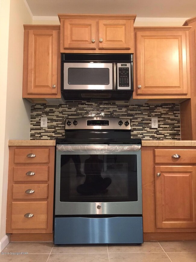 334 Bumblebee Pass, Cresco, PA 18326 - photo 5