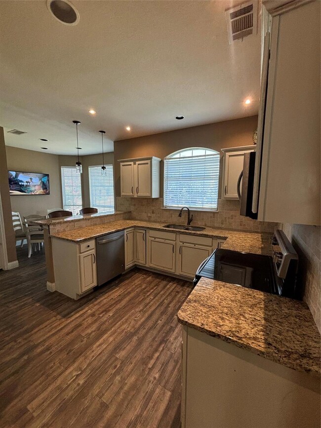 101 Woodrun Ct, Weatherford, TX 76087 - photo 3